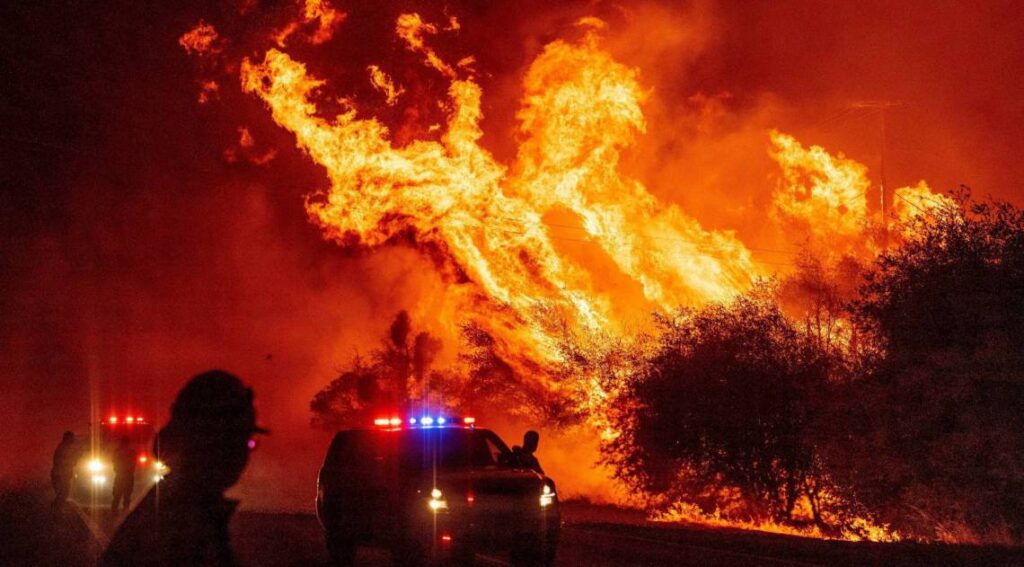 Los Angeles em Alerta: Chamas Transformam Cenário de Luxo em Tragédia